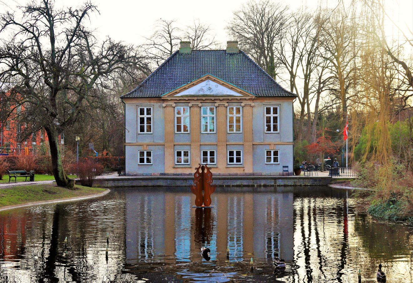 Frederiksberg Kommune udbyder ledigt lejemål i stueetagen i Møstings Hus