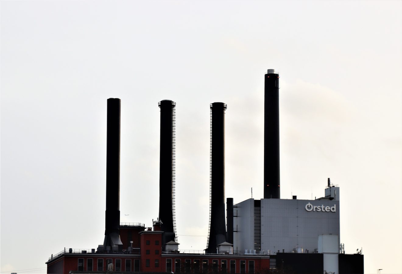 Danske myndigheder pålægger Ørsted drift af olie- og kulfyrede kraftværker