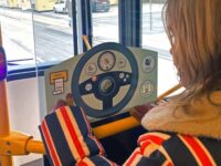 Lad børnene tage rattet – Movia rekrutterer buschaufførpraktikanter