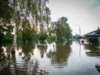 Undgå kontakt med vand ved oversvømmelser